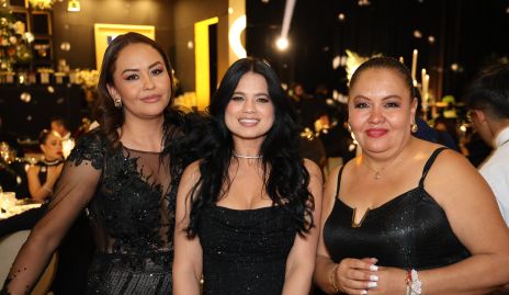  Thalía Gabriela Oliva, Yanelis Yusseff y Elizabeth.
