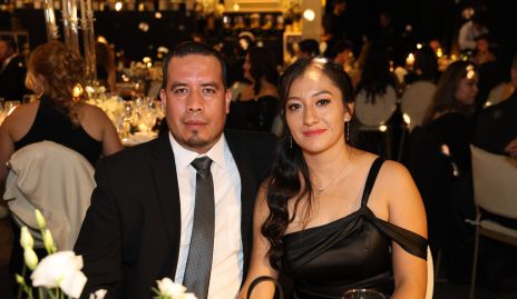  Víctor y Sara.