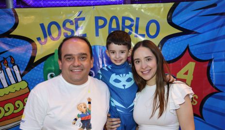  Jaime Morales, José Pablo Morales y Daniela Pérez.