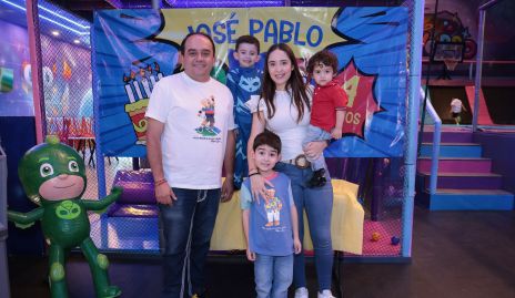  Jaime Morales, José Pablo Morales, Jaime Morales, Juan Carlos Morales y Daniela Pérez.