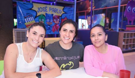  Aidé García, Gisela Marín y Cinthia Aguilar.