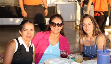  Elsa Castillo, Norma Angélica Ramírez y María Rodríguez.