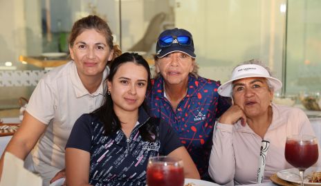  Jaquie Díaz, Angélica Campos y Rosy Serna.