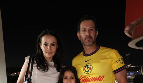  Adriana Revuelta, Lorenza y Alejandro Lafuente.