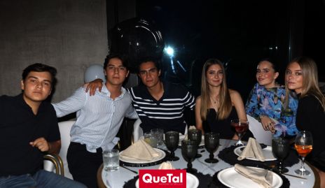  Pepe Barrón, Demetrio Rivera, Juan José Leos, Cayetana Fernández, Priscila de la Garza y Anabella Mercado.