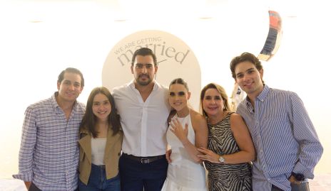  Anuar Sarquis, Daniela González, Tirso González, Bárbara González, Marisol Hernández 
EY32.jpg