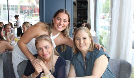 Lourdes Candia, Silvia Olivares e Ivonne Casarín.