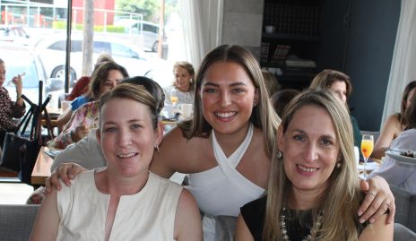  Lucía Rodríguez, Silvia Olivares y Mónica Rodríguez.