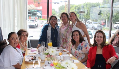  Marilú Lira, Lula Hernández, Carmelita Vázquez, Silvia Esparza, Silvia Olivares, Mónica Alcalde y Diana Guel.