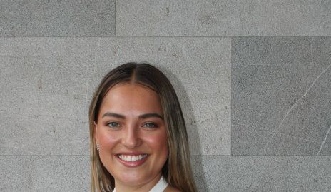  Silvia Olivares.