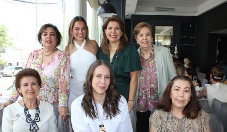  Silvia Esparza, Silvia Olivares, Lucía Garza, Bertha Garza, Ivette González, Lourdes Garza y Lourdes Padilla.