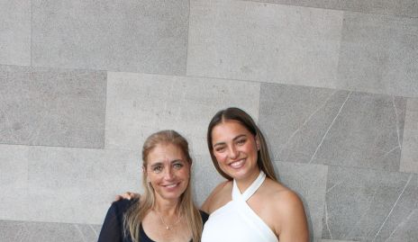  Lourdes del Villar y Silvia Olivares.