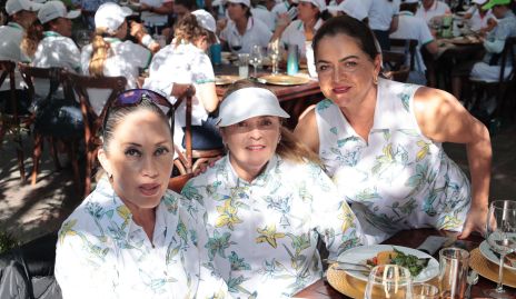  Becky Balderas, Heisel Martínez y Ana Lucía.