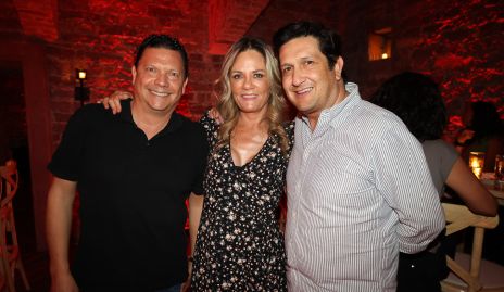  Tito Loredo, Anuschka Meade y Paul Castelo.