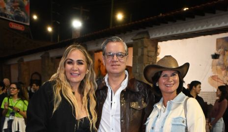 Monica Oyarvide, Luis Perales y Claudia Zúñiga.