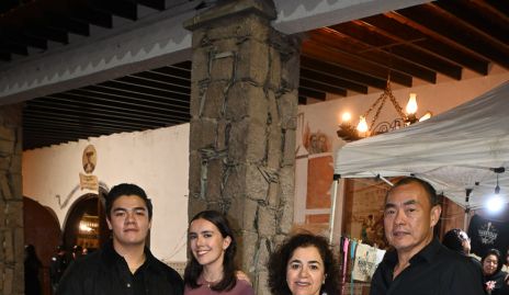  Matthew Tan, Ximena Hernández, Aranza Rodríguez y Michel Tan.