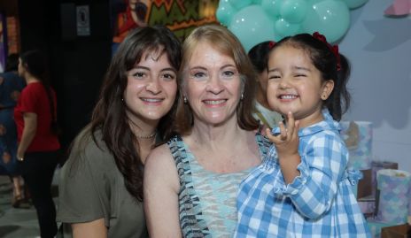  Pau Dibildox, Rocío Gómez y Melina Dibildox.