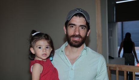   Alfredo Vergara con su hija Andrea.