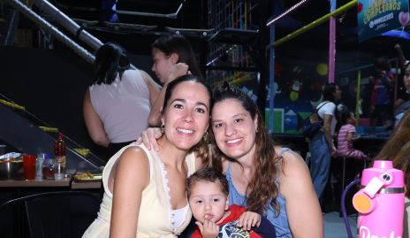  Nuria Rodríguez, Paola Arévalo y Patricio Enríquez.