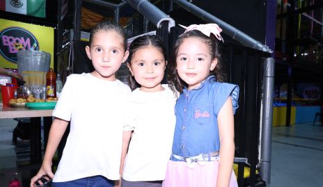  Isabela Muñoz, Fernanda Hurtado y Bárbara Cisneros.