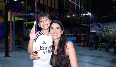  Adriana Torres y Santiago.