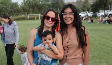  Diana Flores, Santiago y Vara Ruiz.