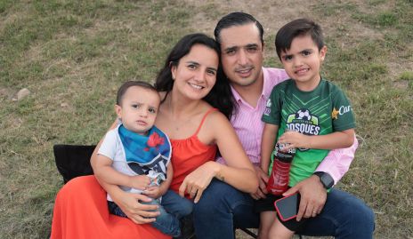  Sebastián Rodríguez, Carla Silva, Héctor Rodríguez y Matías
EY12.jpg