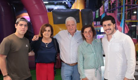  Juan Pa Alcalde, Graciela Alcalde, Jorge Alcalde, Ale Alcalde y Jorge Alcalde.
