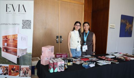  María y Natalia Ostos.