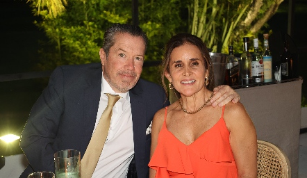  Adrián Molina y Lorena González.