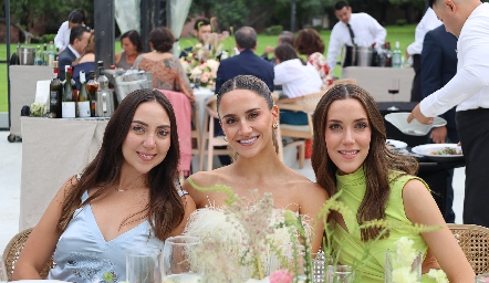  Fernanda, Camila y Regina. 