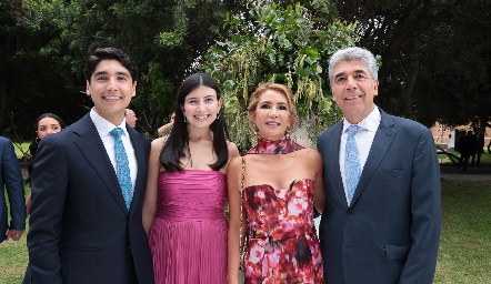  Miguel Tobías, Ana Paula García, Isabel Carrillo y Rafael Tobías.