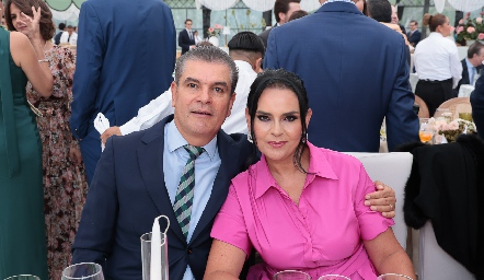  Javier Tobías y Marily de Tobías.
