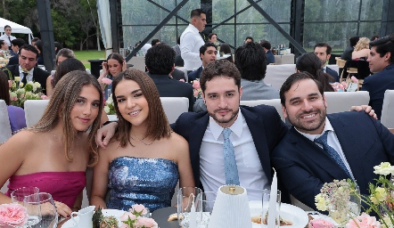 María José Abella, Claudia Torres, Carlos Torres y Jaime Alvarado.