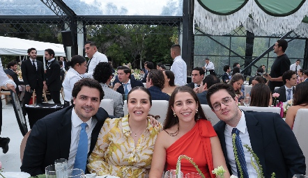  Luis Torres, Tere Ledezma, Sofía Alba y Alejandro Torres.