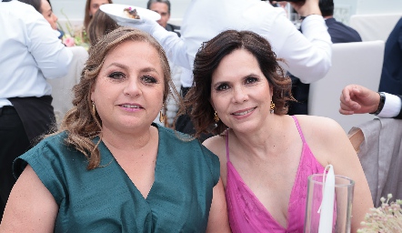  Montserrat Gutiérrez y Alejandra Martínez.