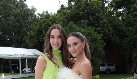  Regina y Camila.