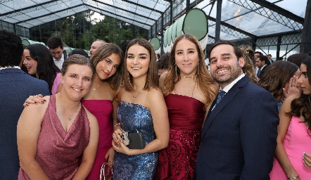  Primos Torres, Sofía, María José, Claudia, Diana y Jaime.