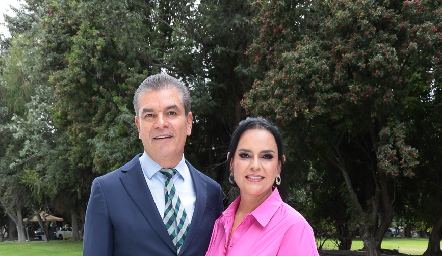  Javier Tobías y Marily de Tobías.