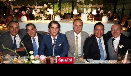  Alejandro Torres, Pepe Garfias, Juan Carlos Valladares, Paco Torres, Guadalupe Torres y Roberto.