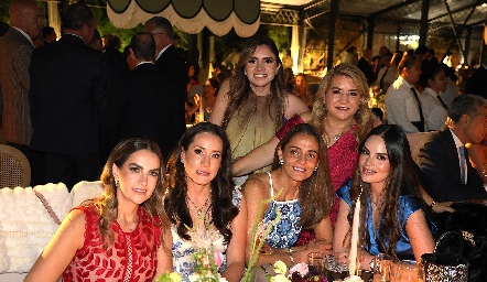  Xitlali Sánchez, Carmenchu, Maripepa Muriel, Pituca Escartín, Úrsula Martínez y Ximena Navarrete.