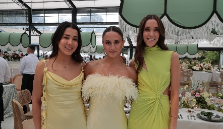  Margarita González, Regina y Camila Alen.