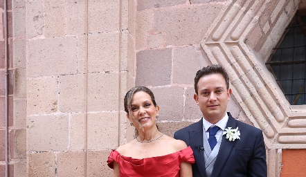  Claudia Terrazas con su hijo Pepe Fernández.