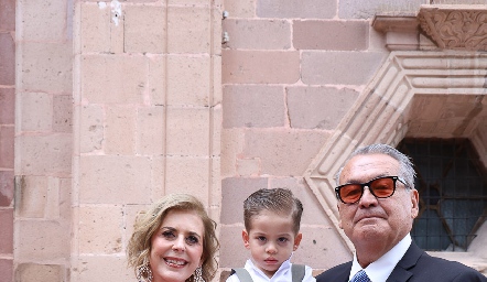  Marisú Fernández, Enrique y Rodrigo Vaca.