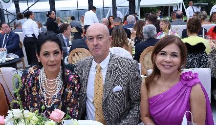  Ana Luisa Lujambio, Francisco Artolózaga y Gabriela Resendez.