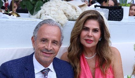  Francisco de la Rosa y Martha Elena Diez.