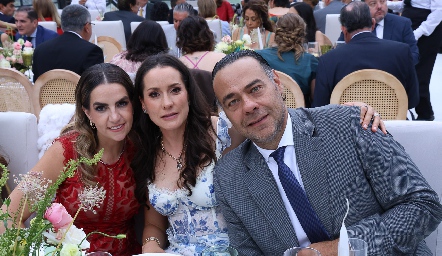  Maripepa Muriel, Guadalupe Escartín y Alejandro Torres.