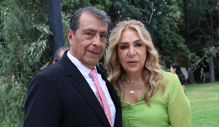  Cacho Rodríguez y Claudia Hermosillo.