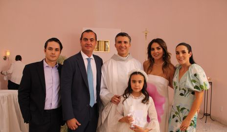  Luis de la Rosa, Christian Almazán, Pía Almazán, Fernanda Castillo y Ximena Castillo.