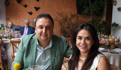  Gustavo Martín del Campo y Elisa Mendoza.